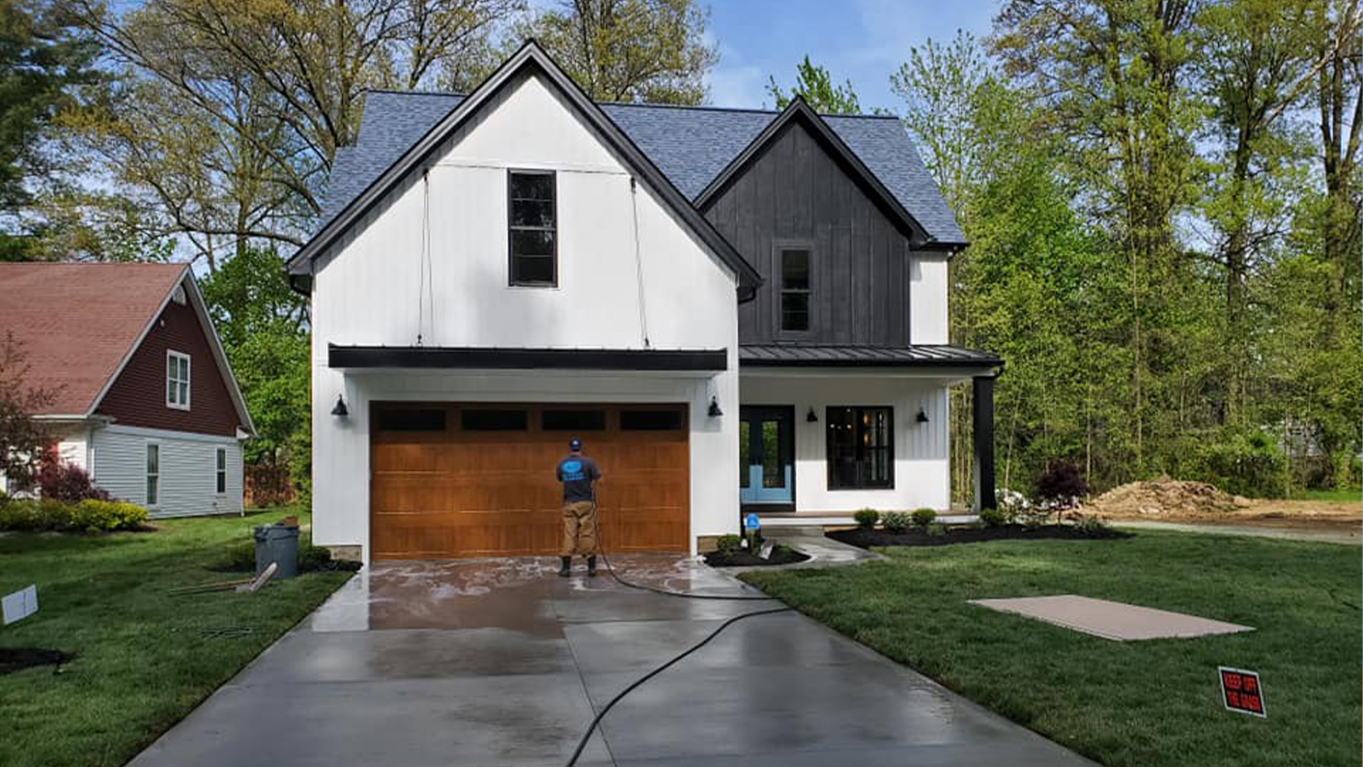 driveway cleaning,driveway cleaning services,affordable driveway cleaning,driveway pressure washing,pressure washing driveway,driveway sealing